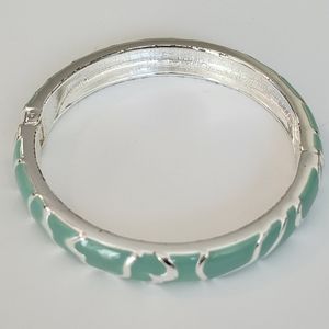 Bracelet Light Blue Gree spring Closure